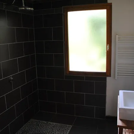 Insolite Bois Cailloux Avec Spa Saint-Remeze Exterior photo