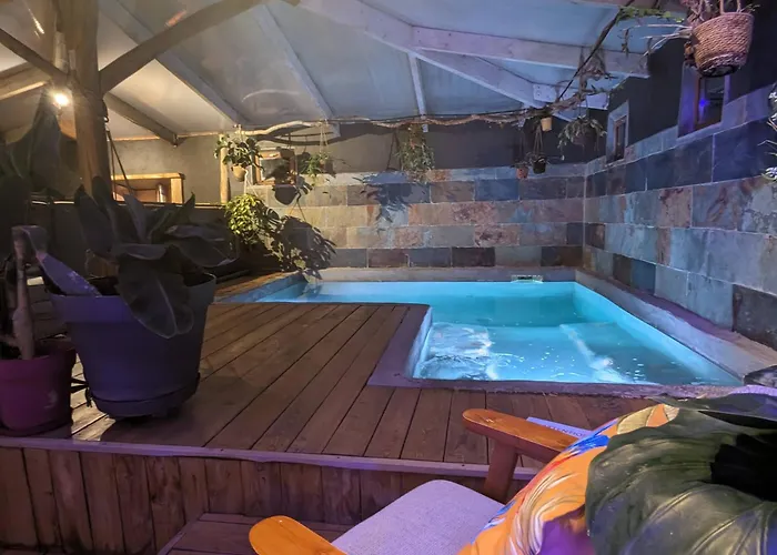 Insolite Bois Cailloux Avec Spa